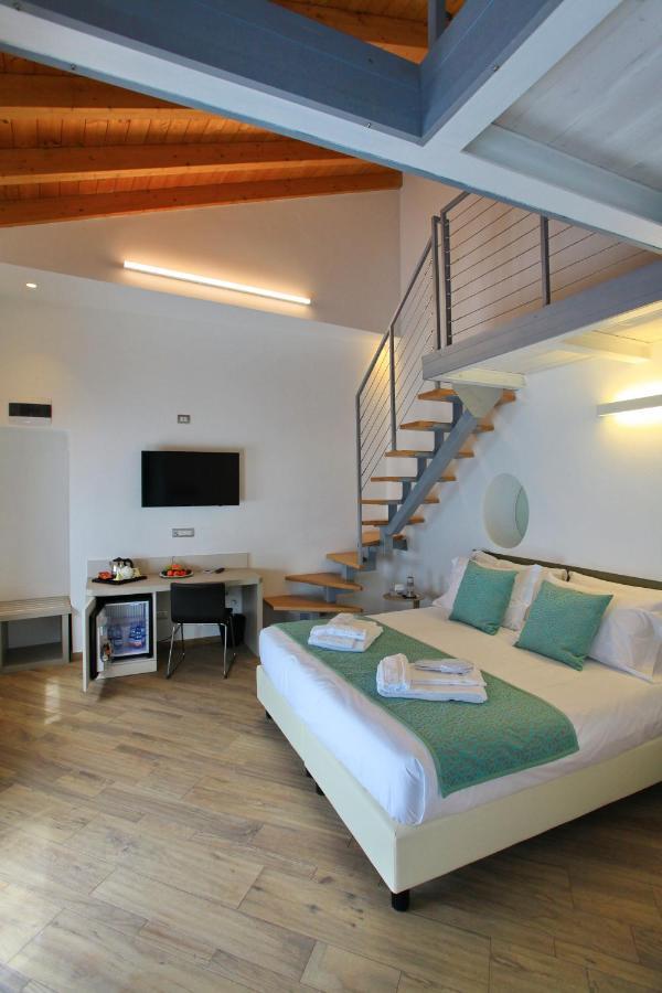 Hotel Ponti Angera Exterior photo